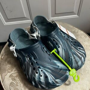 CROCS unisex' Echo  Marbled Classic Clog with White Strap Sz M/8 W/10